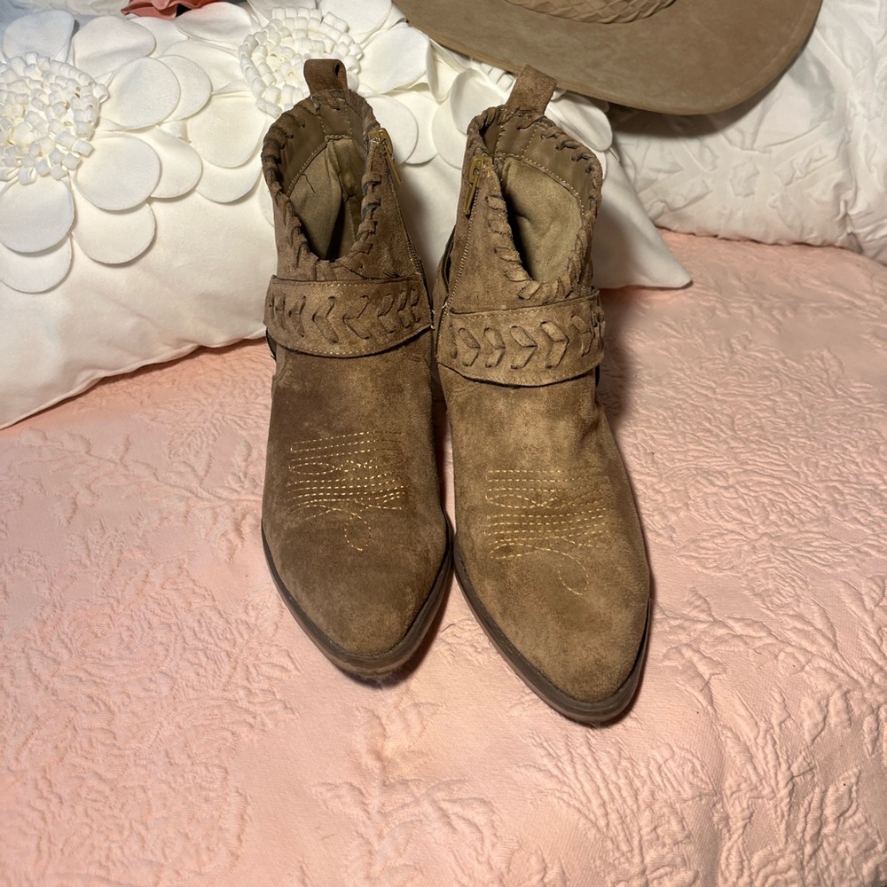 Pierre Dumas Brown Ankle Booties